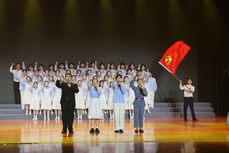 kaiyun官方网站在学校纪念红军长征...